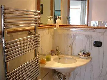 Gasthuis Domus Massimiliani 4*